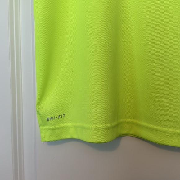 Nike Dri-Fit Youth Shirt Size S - Picture 4 of 5